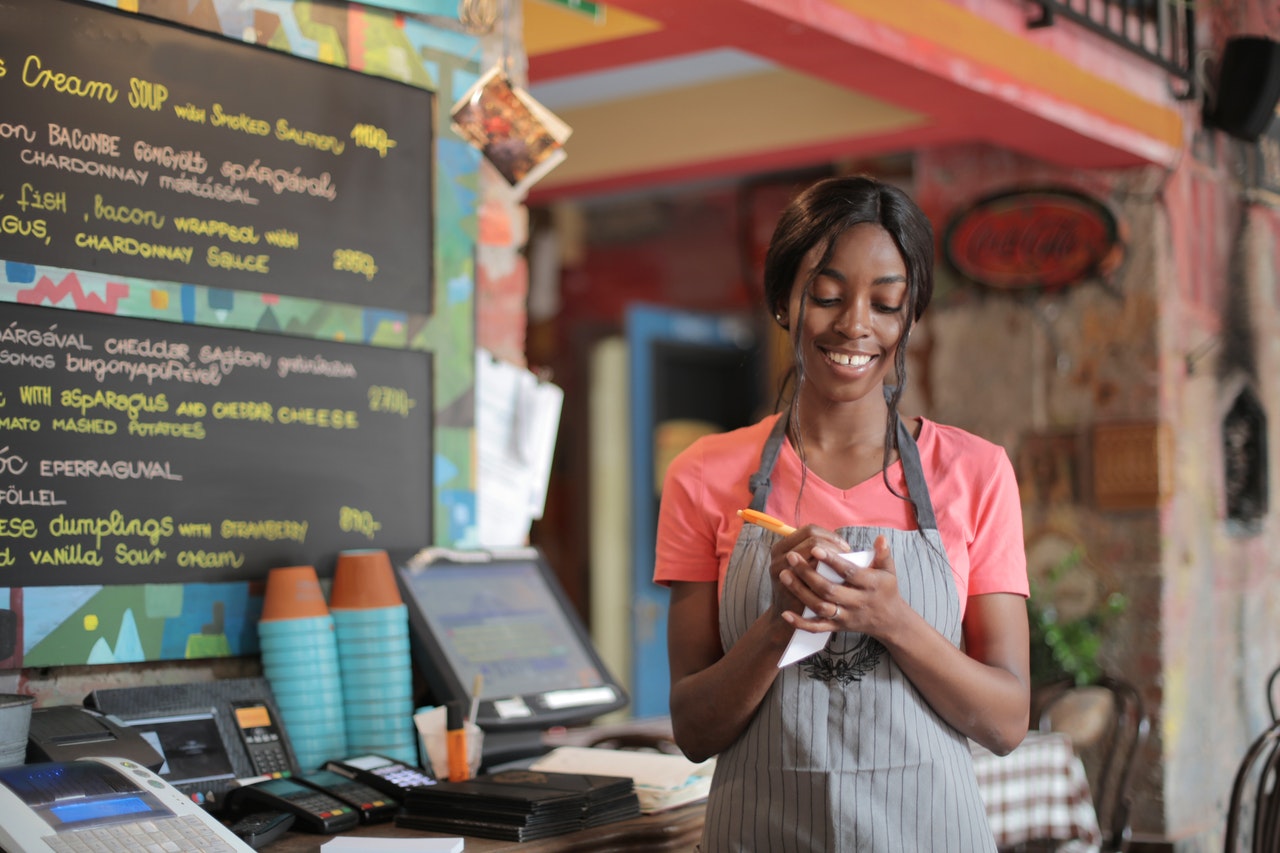 5 Customer Service Skills to Master to Stand Out From Your Competition